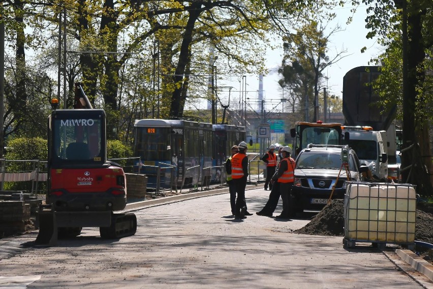 Pętla Osobowice zamknięta. Trwa tam remont, tramwaje jeżdżą...