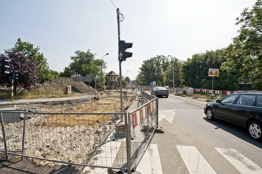 Wrocław: Trwa remont Zwycięskiej. Skanska chce zdążyć przed zimą (ZDJECIA)