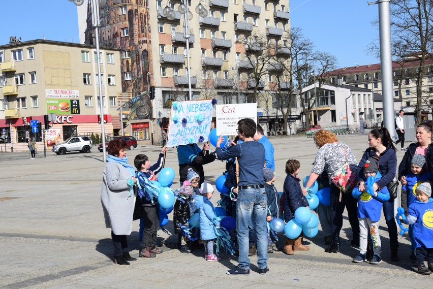 „Przystanek autyzm” to happening w Dzień Autyzmu na placu...