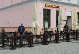 Otwarte restauracje, bary i kawiarnie w Radomiu. Zobacz zdjęcia z deptaka przy ulicy Żeromskiego