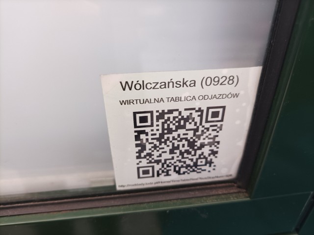 Dzięki kodom QR można na swoim smartfonie śledzić w czasie rzeczywistym położenie taboru MPK i dowiedzieć się, za ile minut na danym przystanku pojawi się autobus albo tramwaj.