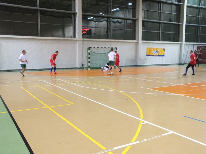 Odbyła się druga kolejka Świętokrzyskiej Ligi Futsalu. Grały zespoły z grupy B [ZDJĘCIA]