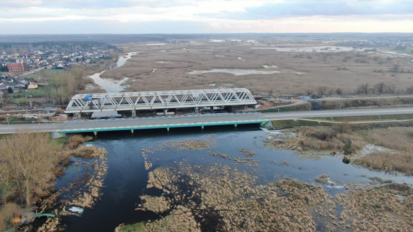 Most kolejowy w Uhowie nad Narwią
