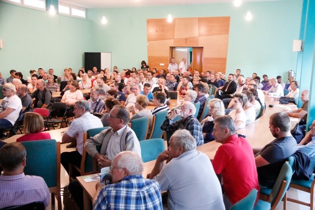 We wrześniu w Staszowie zorganizowano spotkanie informacyjne dotyczące programu rządowego "Czyste Powietrze". Uczestniczyło w nim mnóstwo osób.