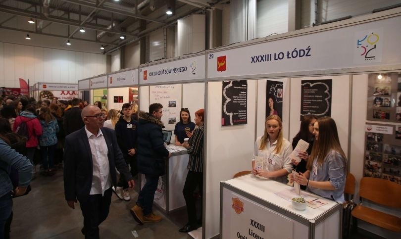 Targi w Łodzi. Dziś rozpoczęły się XXI Łódzkie Targi Edukacyjne. W hali Expo przy al. Politechniki 4 swoją ofertę przedstawia 110 szkół