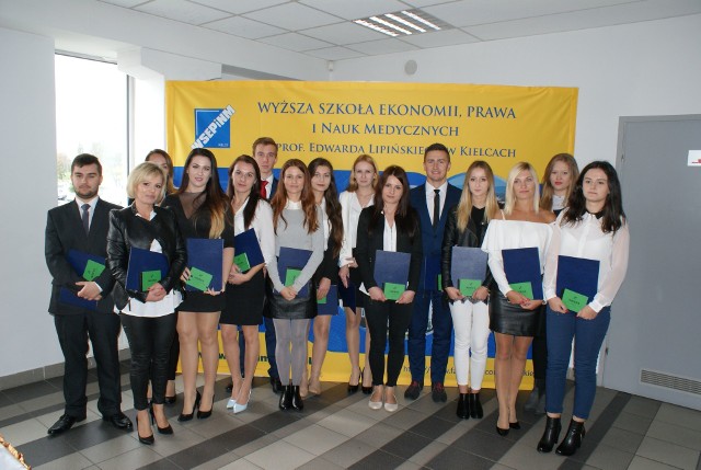 Inauguracja była szczególnie ważna dla osób, rozpoczynających studia. W imieniu studentów pierwszego roku, w immatrykulacji uczestniczyło 15 żaków. Oni odebrali indeksy z rąk prorektora Kuleszyńskiego.
