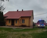 Strażak ze Staszowa zauważył pożar domu w Krzczonowicach. Ewakuował mieszkańców i zaalarmował kolegów