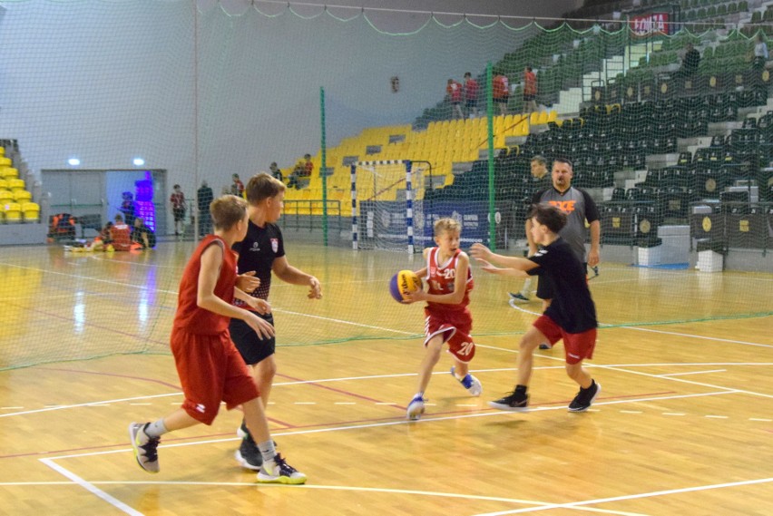 Rozpoczęła się I Olimpiada Świętokrzyska. Rywalizuje blisko 500 sportowców, głównie w Kielcach [ZDJĘCIA]