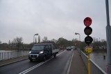 Kierowcy w Kostrzynie tracą cierpliwość. Uszkodzony most nad Odrą wciąż częściowo zamknięty. Tworzą się korki! 