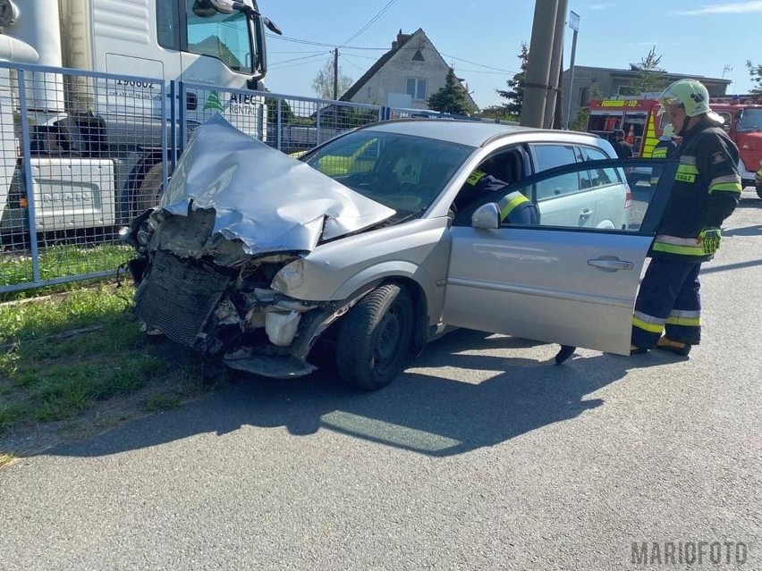 Wypadek na przejeździe kolejowym w Chróścinie Opolskiej. Kobieta wjechała pod nadjeżdżający pociąg. Tuż przed zderzeniem zaczęła uciekać