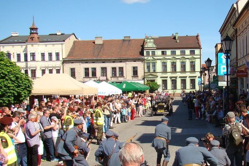 Oświęcim. Jarmark Kasztelański z bitwą legionistów na bulwarach i potyczką na Rynku [ZDJĘCIA, WIDEO]