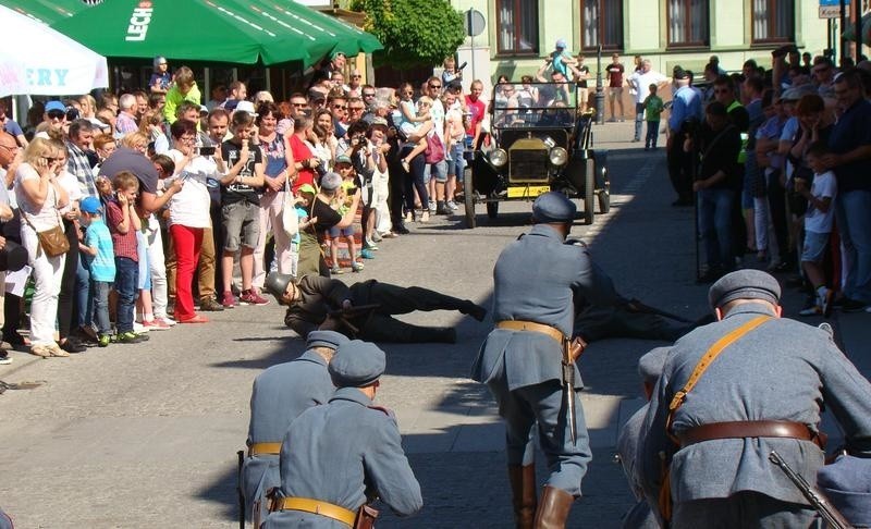 Oświęcim. Jarmark Kasztelański z bitwą legionistów na bulwarach i potyczką na Rynku [ZDJĘCIA, WIDEO]