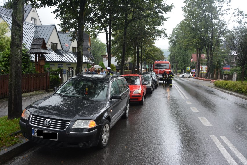 Zakopane. Na Chramcówkach zderzyły się cztery samochody [ZDJĘCIA]