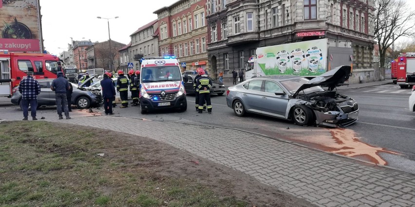 Na skrzyżowaniu ulic Metalowców i Dworcowej w Inowrocławiu...