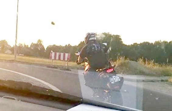 Policyjny pościg za motocyklistą z Bochni zakończony w...