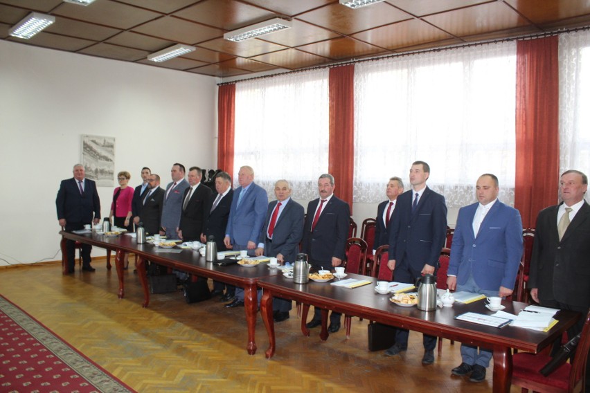 Radni gminy Radziejów złożyli ślubowanie, wybrali przewodniczącego i komisje