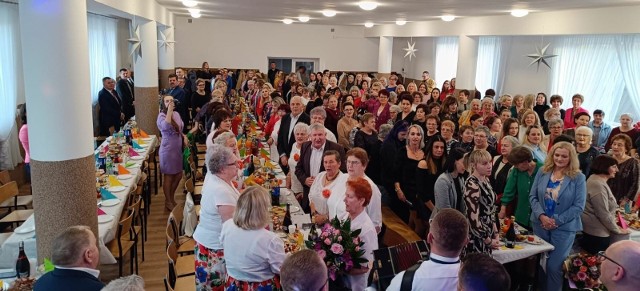 XV Gminny Dzień Kobiet w Krzczonowie. Świętowało ponad dwieście pań z terenu gminy Opatowiec