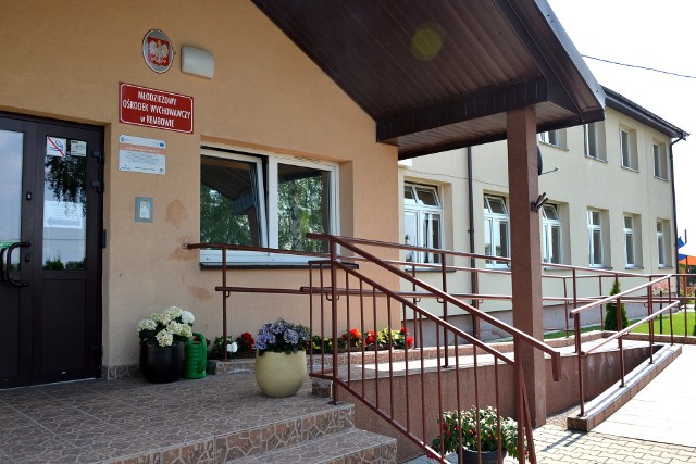 Młodzieżowy Ośrodek Wychowawczy w Rembowie działa od 2009 roku. Część jego pracowników skarży się, że dyrekcja źle ich traktuje.