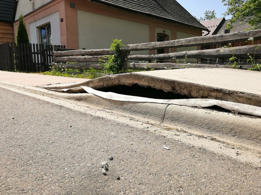 Czarny Dunajec. Chodnik pofalował się od gorąca [ZDJĘCIA]