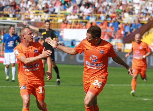 Słowacki obrońca Dalibor Pleva (z lewej) w zespole Termaliki Bruk-Betu Nieciecza występuje już piąty sezon