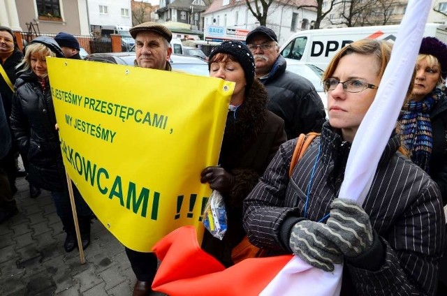 W styczniu działkowcy ze Smochowic zorganizowali protest pod siedzibą OZ PZD w Poznaniu. Żądali przywrócenia członków nowo wybranego zarządu, którzy zostali przez związek odwołani