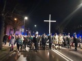Droga Krzyżowa ulicami Bełchatowa. Tłumy wiernych poszły za krzyżem