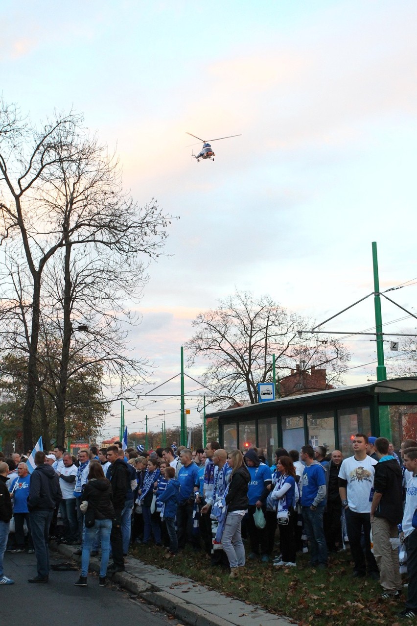 Kibice Lecha Poznań idą ulicami miasta na stadion!