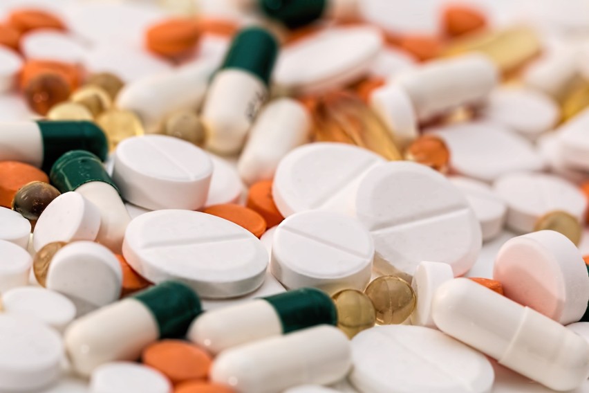 Najpopularniejsze niesteroidowe leki przeciwzapalne to:...