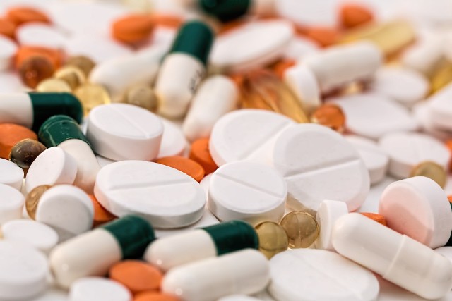 Najpopularniejsze niesteroidowe leki przeciwzapalne to: ibuprofen, kwas acetylo-salicynowy, ketoprofen, metamizol sodu, diklofenak.