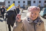 Przeszli w imię Ojca Świętego i w jego obronie. Marsz dla Jana Pawła II w Słupsku