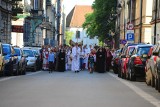 Kraków. Boże Ciało w parafii Świętego Krzyża. Procesja przeszła ulicami Starego Miasta [ZDJĘCIA]