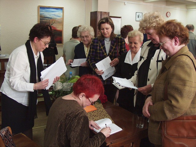 Krystyna Gucewicz podczas jednego ze spotkań autorskich