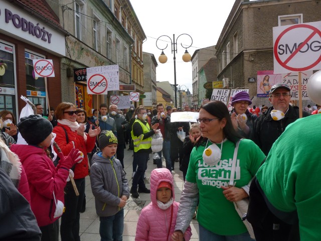 - Nie będziemy siedzieć, cicho, niech władza zadba, abyśmy oddychali czystym powietrzem- grzmiała Danuta Styś z fundacji Eko Lubusz