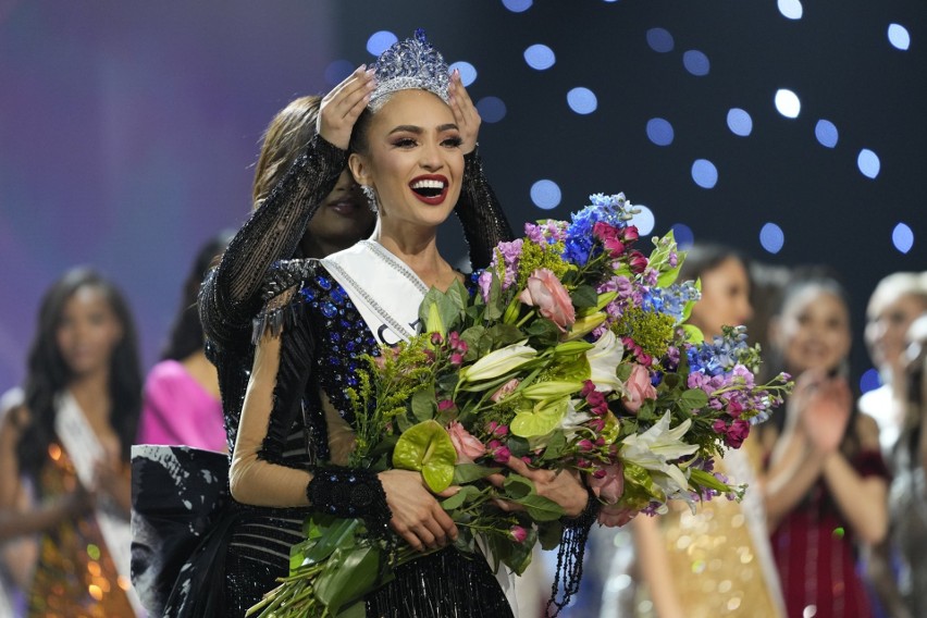 Miss Universe 2022. Amerykanka R'Bonney Gabriel najpiękniejszą kobietą świata! Jak poradziła sobie Polka, Aleksandra Klepaczka?