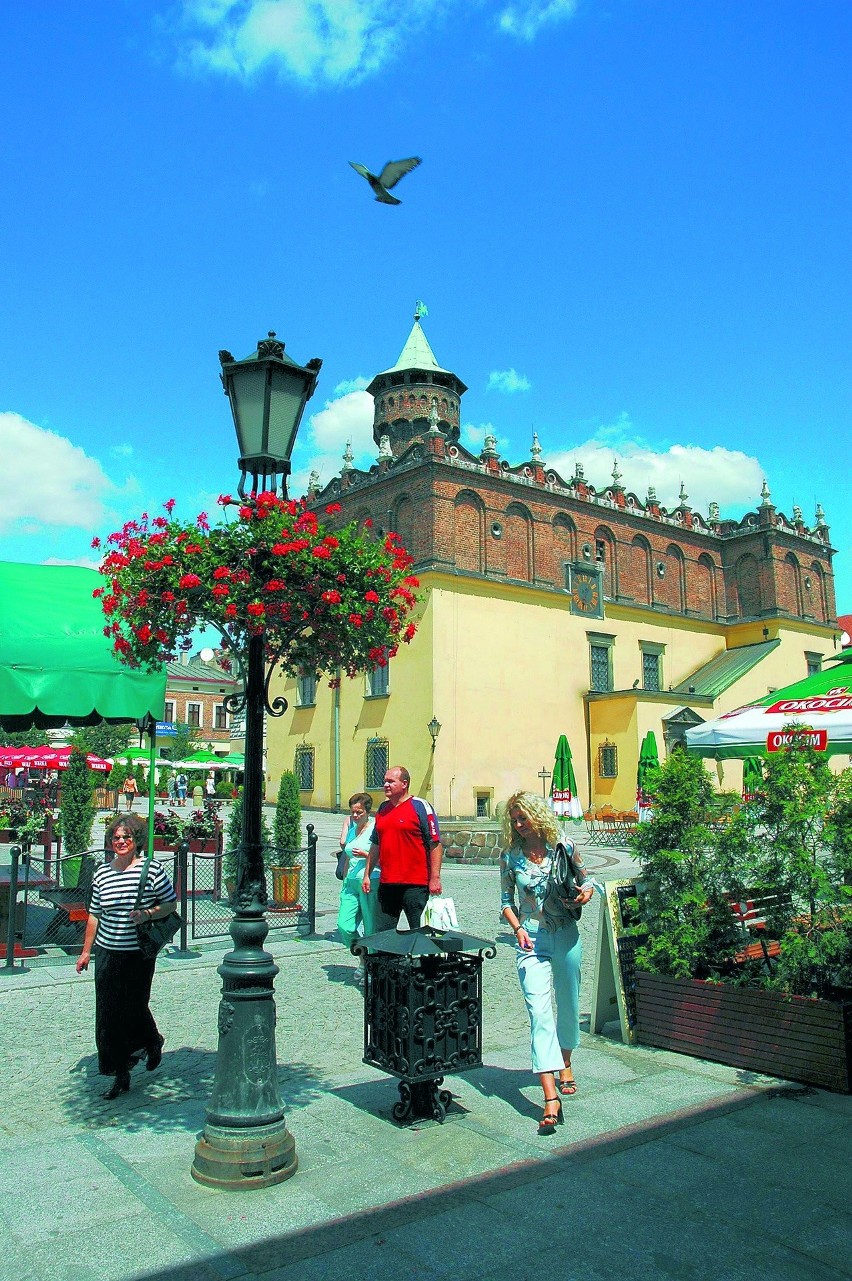 Tarnów, Zawada (5 km) Słona Góra (12,5 km) Pleśna (17,5 km)...