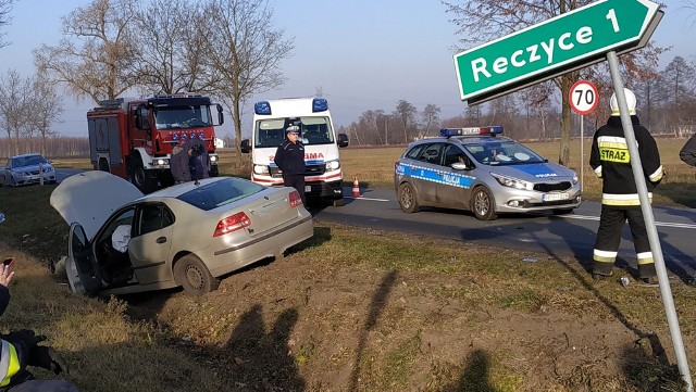 Nastolatka z powiatu łowickiego w czwartek (19 grudnia) ucierpiała w wypadku drogowym w Gzince (gm. Łyszkowice). Na drodze wojewódzkiej nr 704 zderzyły się tam dwa samochody.CZYTAJ DALEJ NA NASTĘPNYM SLAJDZIE