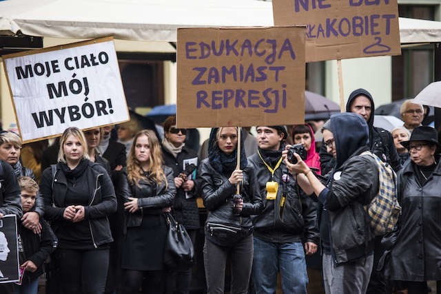 Czarny protest - ogólnopolski strajk kobiet przeciwko zaostrzeniu ustawy antyaborcyjnej odbył się 3 października 2016 roku