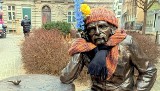 Pomnik Bohdana Smolenia w Poznaniu okradziony. Policja umorzyła śledztwo