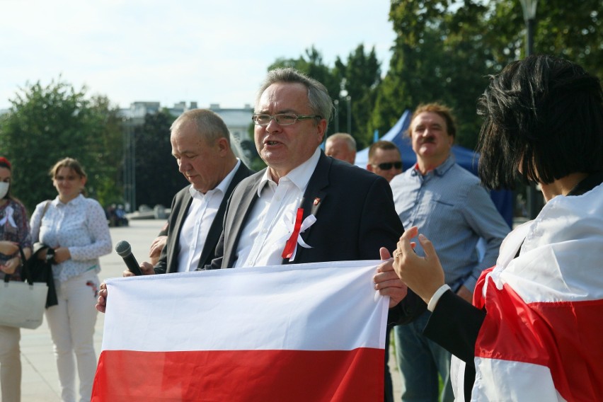 Lublin solidarny z narodem białoruskim. Manifestacja na Krakowskim Przedmieściu