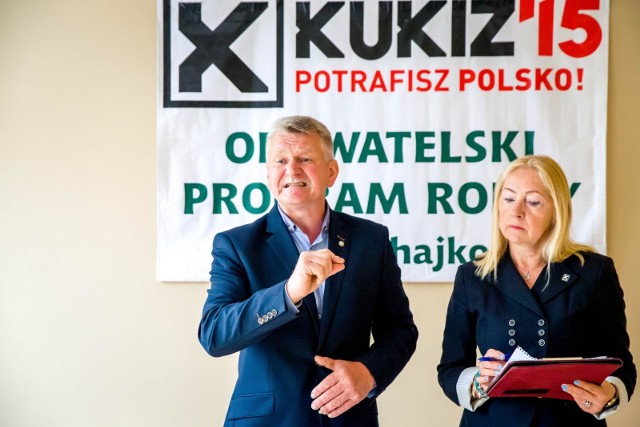 Krzysztof Tołwiński i Wanda Jankowska, prezes Stowarzyszenia Kukiz'15 na Podlasiu przekazali stanowisko stanowisko Zespołu Obywatelskiego Programu Rolnego Kukiz'15