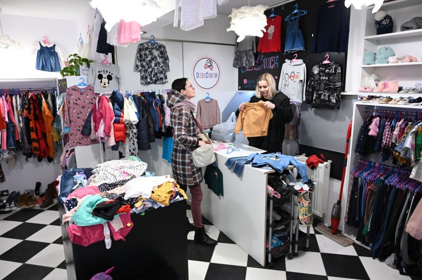Ubranka dla dzieci za gorsze. W Kielcach działa wyjątkowy sklep "DzieCiuch"