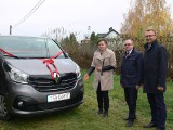 Nowe samochody dla ośrodka wychowawczego i placówek opiekuńczych w Krzcinie, Śmiechowicach i Zawichoście (ZDJĘCIA) 