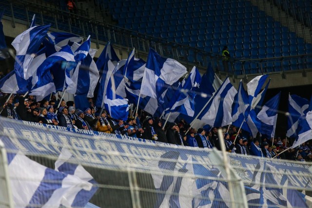 Wspólne kolędowanie z kibicami to dowód, że fankluby Lecha Poznań nie organizują wyłącznie opraw stadionowych.