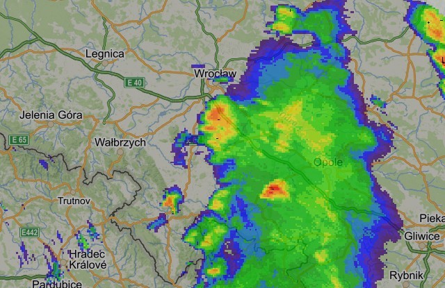 Burza znów we Wrocławiu. Jest ostrzeżenie  [OSTRZEŻENIE METEO, GDZIE JEST BURZA, RADAR BURZOWY, 13.06. RADAR ONLINE]