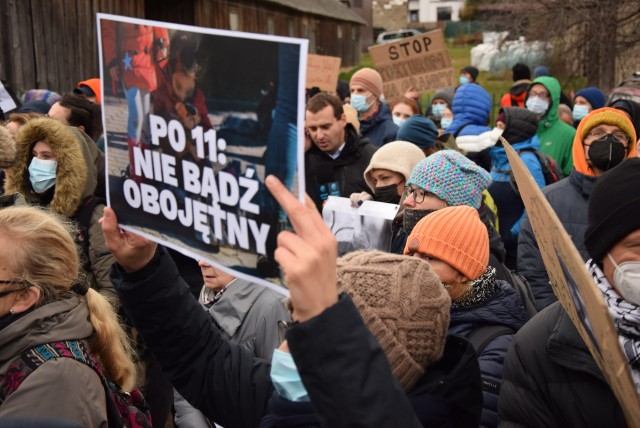 Na granicę przybyli protestujący z całej Polski. Akcję "Matki na granicę" wsparły pierwsze damy