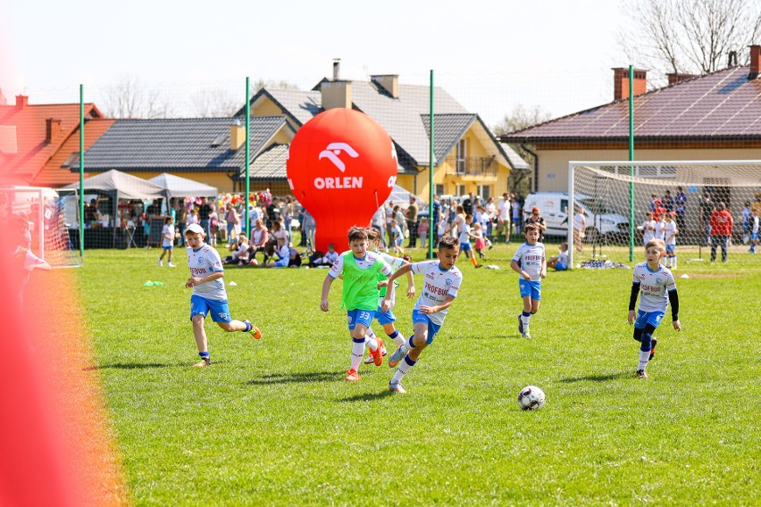 ORLEN Beniaminek Soccer Schools Liga na stadionie w Rogach.