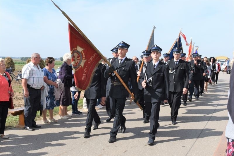 W Czarkowach oddali hołd poległym 106 lat temu legionistom [ZDJĘCIA] 