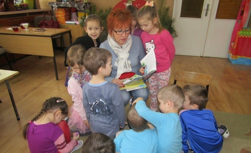 Głośne czytanie przedszkolakom w Pińczowie rozpoczęte. Tym razem będą współcześni poeci