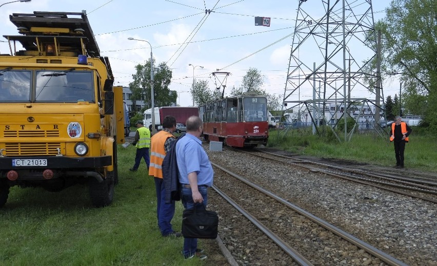 Przy Wschodniej wykoleił się tramwaj [ZDJĘCIA]