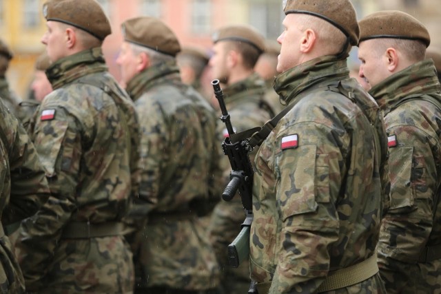 Jedną z osób zakażonych koronawirusem w Poznaniu jest żołnierz Wojsk Obrony Terytorialnej. Jego koledzy z kompanii są na kwarantannie